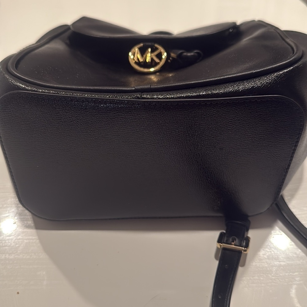 MICHAEL KORS MK LEATHER BLACK MEDIUM BACKPACK - Picture 4 of 9